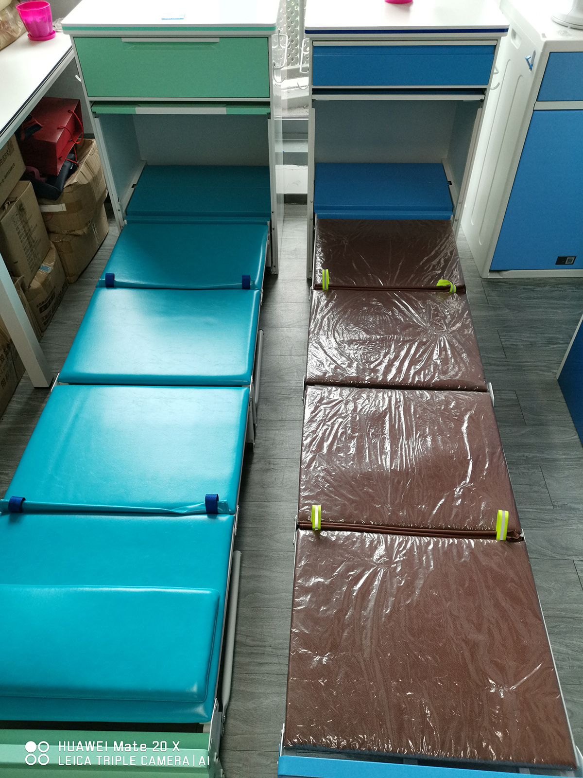 共享護(hù)理床四